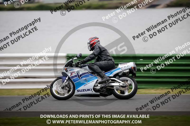 Vintage motorcycle club;eventdigitalimages;mallory park;mallory park trackday photographs;no limits trackdays;peter wileman photography;trackday digital images;trackday photos;vmcc festival 1000 bikes photographs